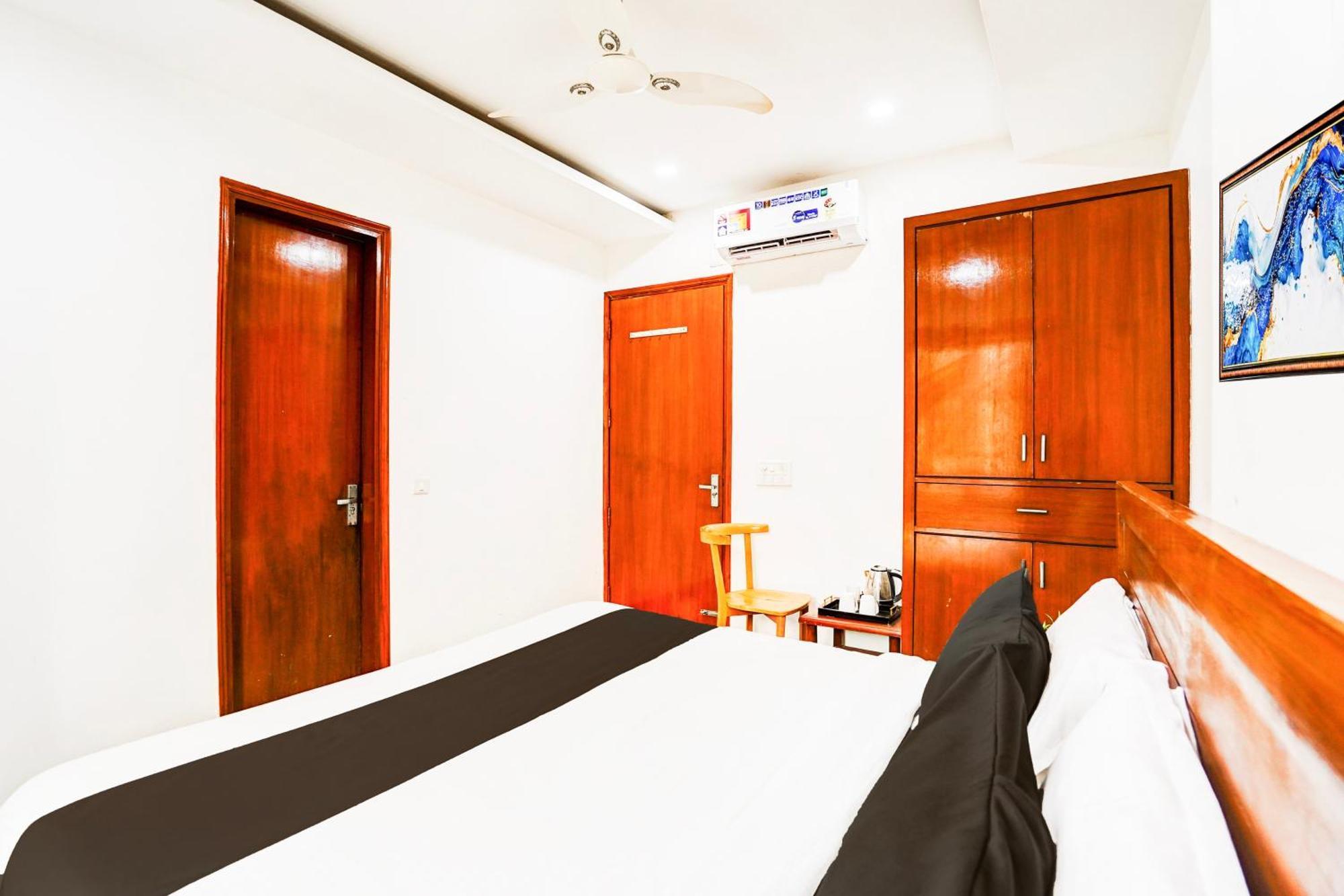 Super Collection O Sector 110 Noida Hotel Exterior foto