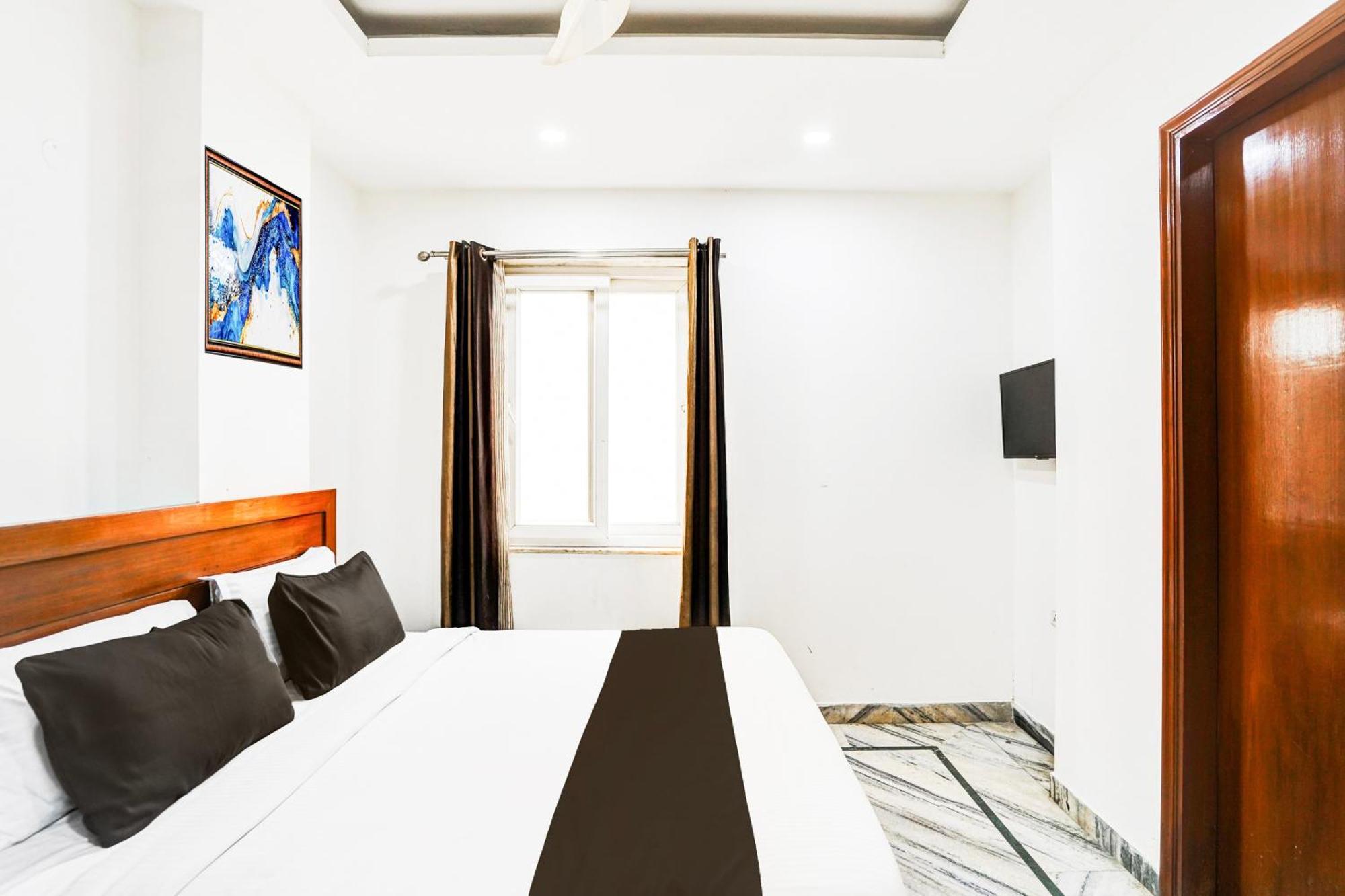 Super Collection O Sector 110 Noida Hotel Exterior foto